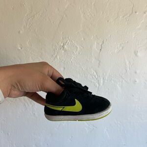 Nike Kids Black Sneakers with Green Swoosh